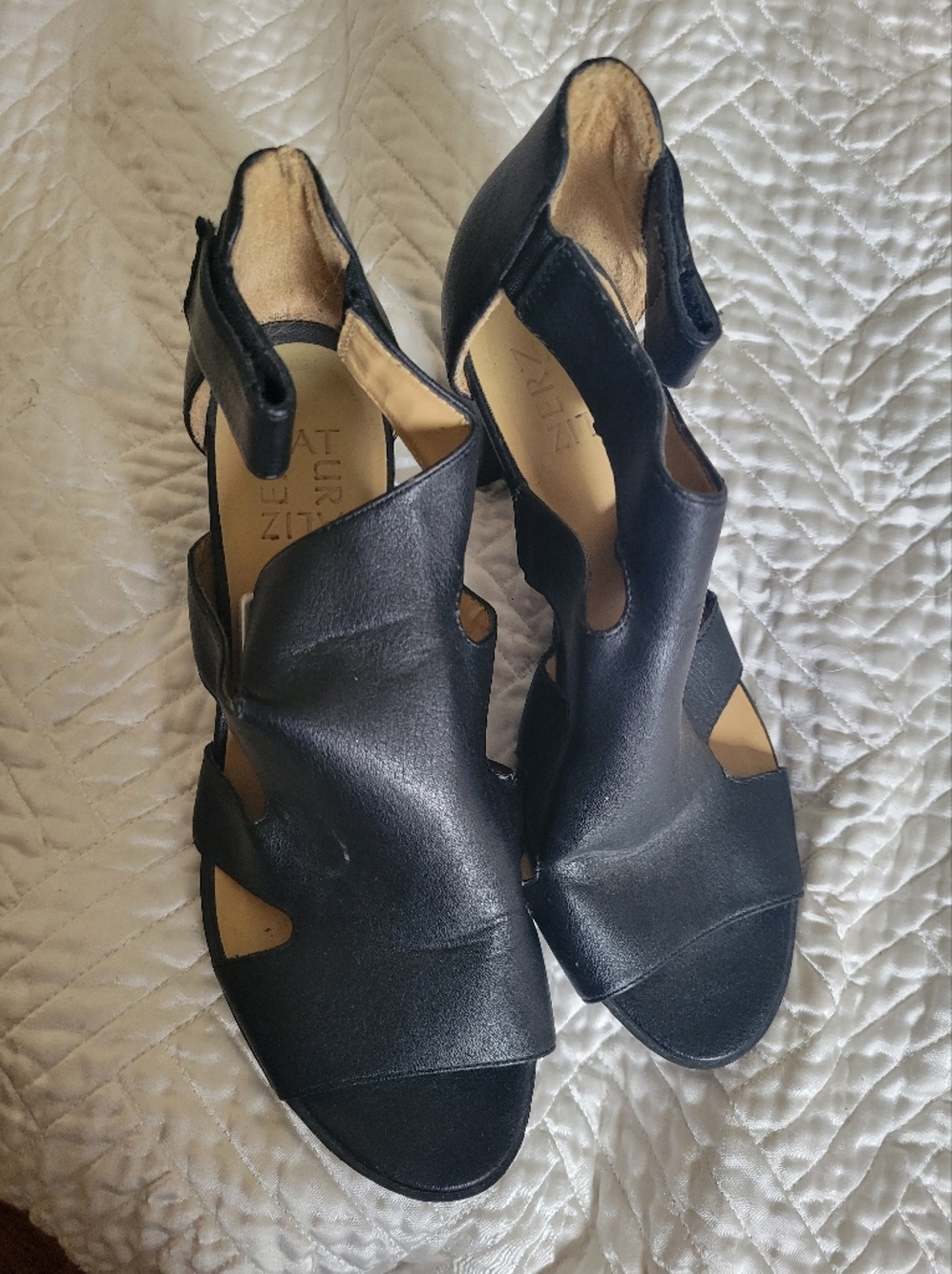 Naturalizer Black Leather Cutout Block Heel Sandals Comfort Chic Size 8 - Picture 6 of 7